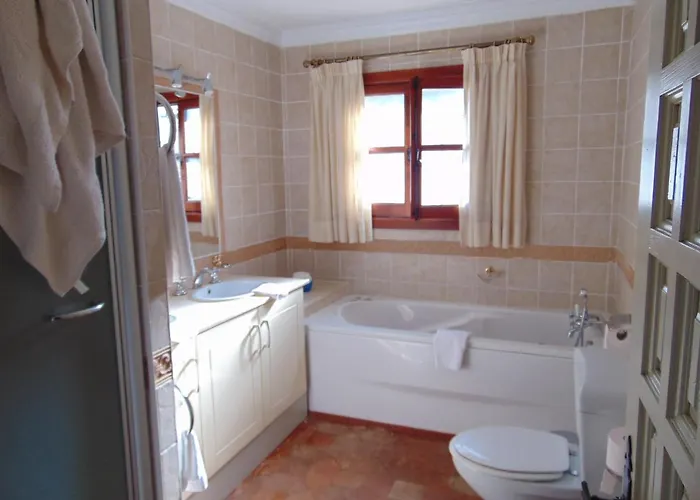 Casa Michael - El Paraiso, Marbella Villa *